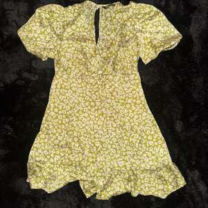 Zara Green Floral Ruffle Dress XS Puff Sleeve Cottagecore Mini Dress